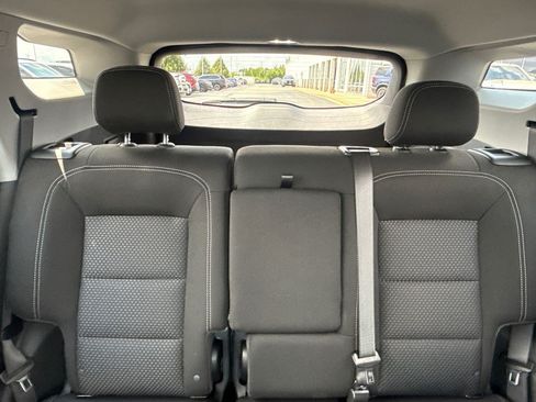 Used 2024 GMC Terrain SLE w/ Driver Convenience Package FWD image 19