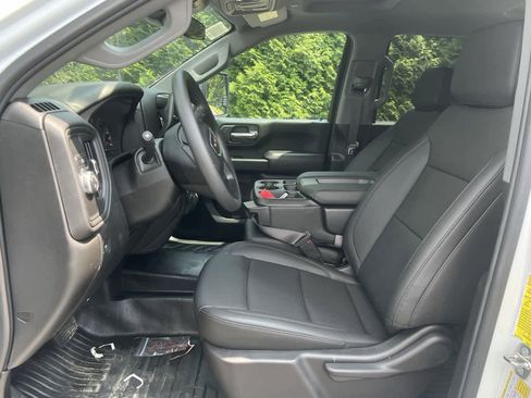 New 2024 GMC Sierra 2500 Pro w/ Convenience Package image 18