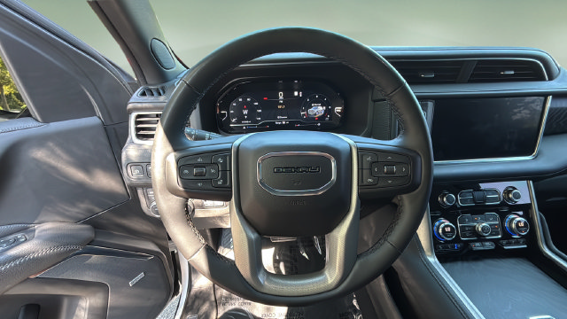 Used 2023 GMC Yukon Denali w/ Max Trailering Package AWD/4WD image 12