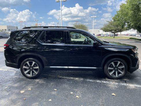 Certified 2023 Honda Pilot Elite image 2