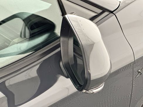 Used 2025 Toyota Camry SE w/ Convenience Package image 10