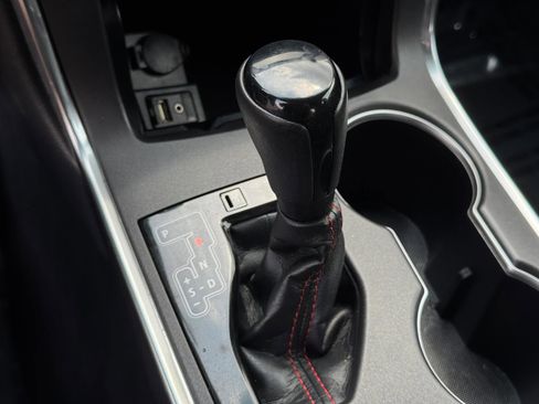 Used 2016 Toyota Camry SE image 18