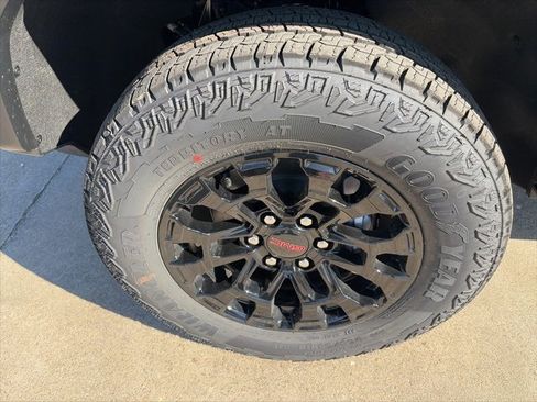 New 2026 GMC Canyon Elevation w/ Convenience Package image 10