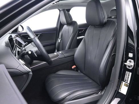 Used 2025 Mercedes-Benz E 350 Sedan image 12