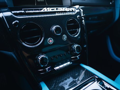 Used 2023 Rolls-Royce Cullinan Black Badge w/ Driver's Package image 32