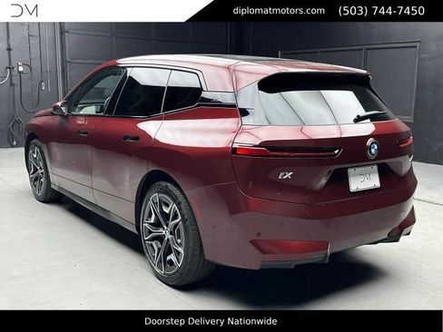 Used 2026 BMW iX xDrive60 AWD/4WD image 4
