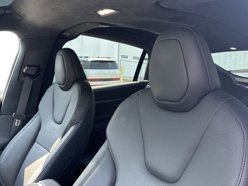 Used 2024 Tesla Model X AWD/4WD image 18