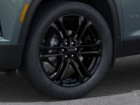 New 2027 Chevrolet Traverse LT w/ LPO, Floor Liner Package FWD image 9