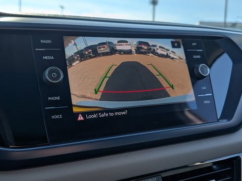 Used 2023 Volkswagen Taos SE w/ Panoramic Sunroof Package image 30