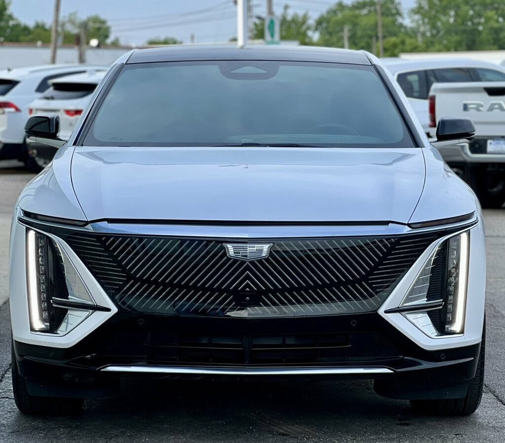 Used 2024 Cadillac Lyriq Luxury AWD/4WD image 38