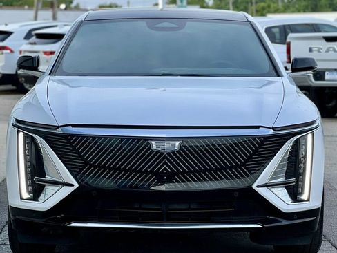 Used 2024 Cadillac Lyriq Luxury AWD/4WD image 38