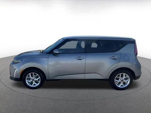 Used 2025 Kia Soul LX w/ LX Technology Package image 9