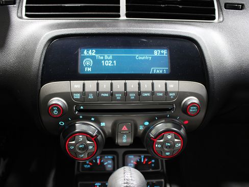 Used 2010 Chevrolet Camaro SS RWD image 16
