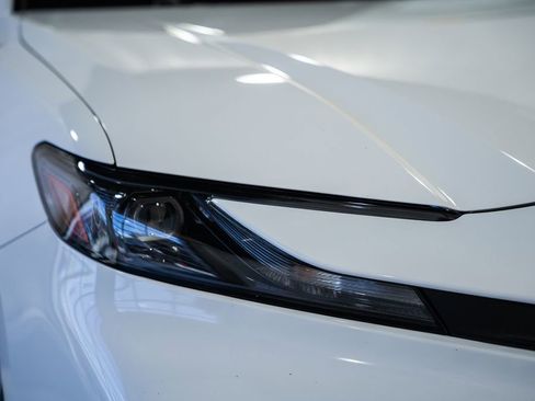 Used 2025 Toyota Camry LE FWD image 11