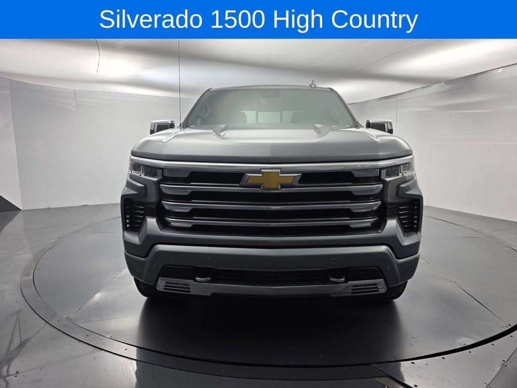 Used 2023 Chevrolet Silverado 1500 High Country w/ Technology Package AWD/4WD image 2