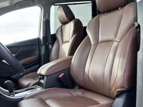 Used 2022 Subaru Ascent Touring image 11