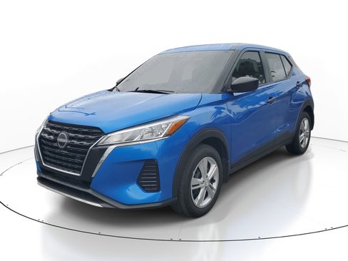 Certified 2024 Nissan Kicks S image 3