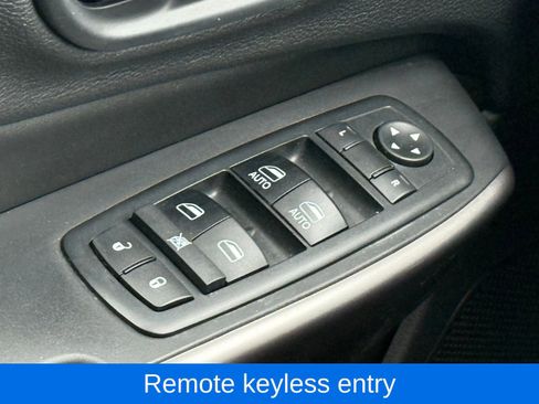 Used 2019 Jeep Cherokee Overland image 34