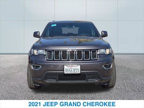 Used 2021 Jeep Grand Cherokee Laredo AWD/4WD image 3