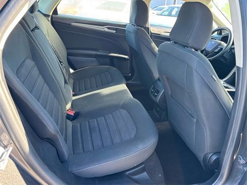 Used 2020 Ford Fusion SE image 19