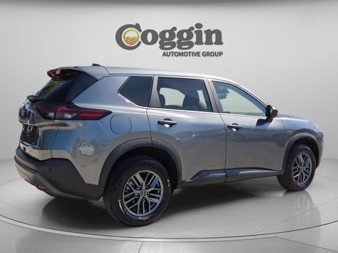 Used 2023 Nissan Rogue S FWD image 5