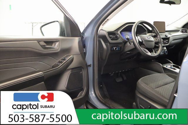 Used 2024 Ford Escape Active AWD/4WD image 9