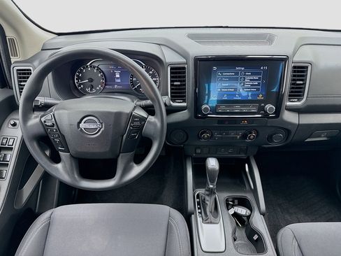 Used 2022 Nissan Frontier SV image 14