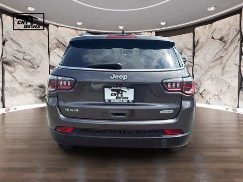 Used 2019 Jeep Compass Latitude AWD/4WD image 5