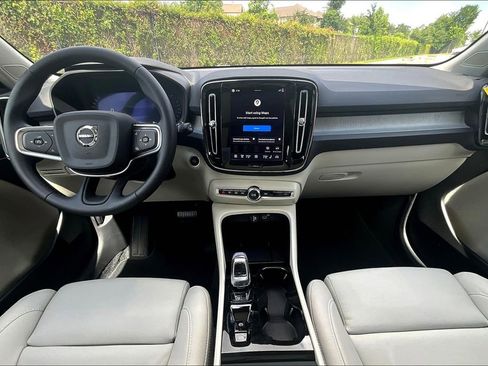 New 2026 Volvo XC40 B4 Plus w/ Protection Package Premier image 9