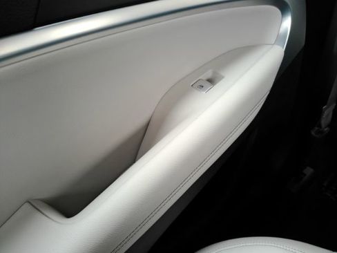 Used 2024 Genesis G70 2.5T image 31