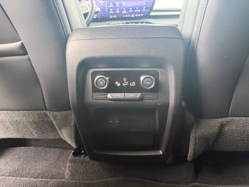 Used 2026 Buick Enclave Sport Touring AWD/4WD image 38