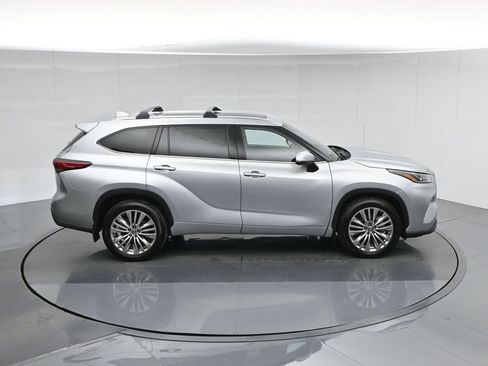 Used 2022 Toyota Highlander Platinum image 51