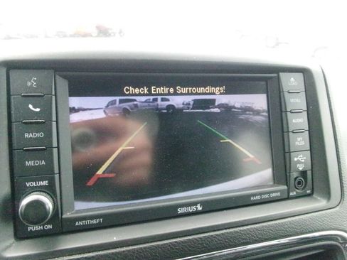 Used 2018 Dodge Grand Caravan SXT w/ Driver Convenience Group image 19