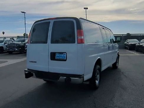 Used 2024 Chevrolet Express 2500 w/ Driver Convenience Package image 7