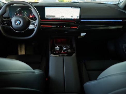 Used 2026 BMW 530i w/ Premium Package RWD image 13