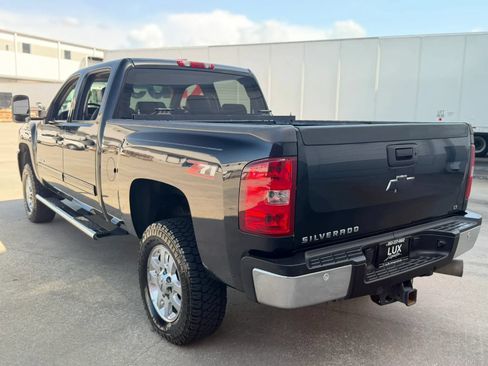 Used 2011 Chevrolet Silverado 2500 LT w/ Interior Plus Package RWD image 13