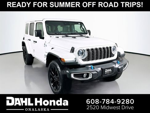 Used 2024 Jeep Wrangler Unlimited Sahara AWD/4WD image 1