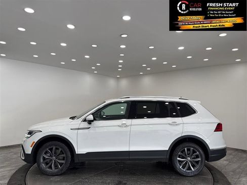 Used 2022 Volkswagen Tiguan SE image 26