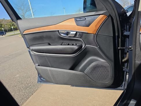Used 2023 Volvo XC90 B6 Plus AWD/4WD image 21