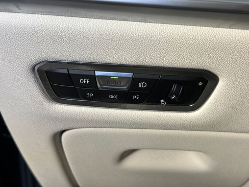 Used 2023 BMW X7 xDrive40i w/ Executive Package image 16