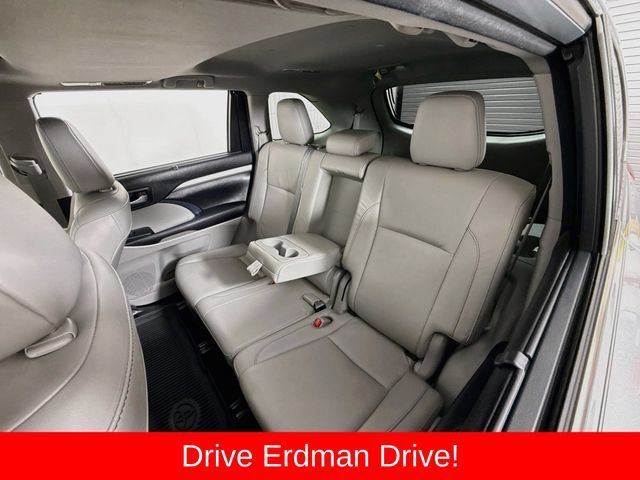 Used 2018 Toyota Highlander XLE FWD image 8