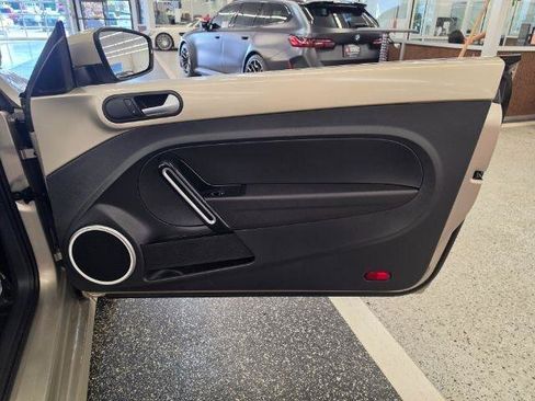 Used 2015 Volkswagen Beetle 1.8T FWD image 30