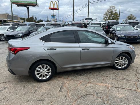 Used 2022 Hyundai Accent SEL image 10