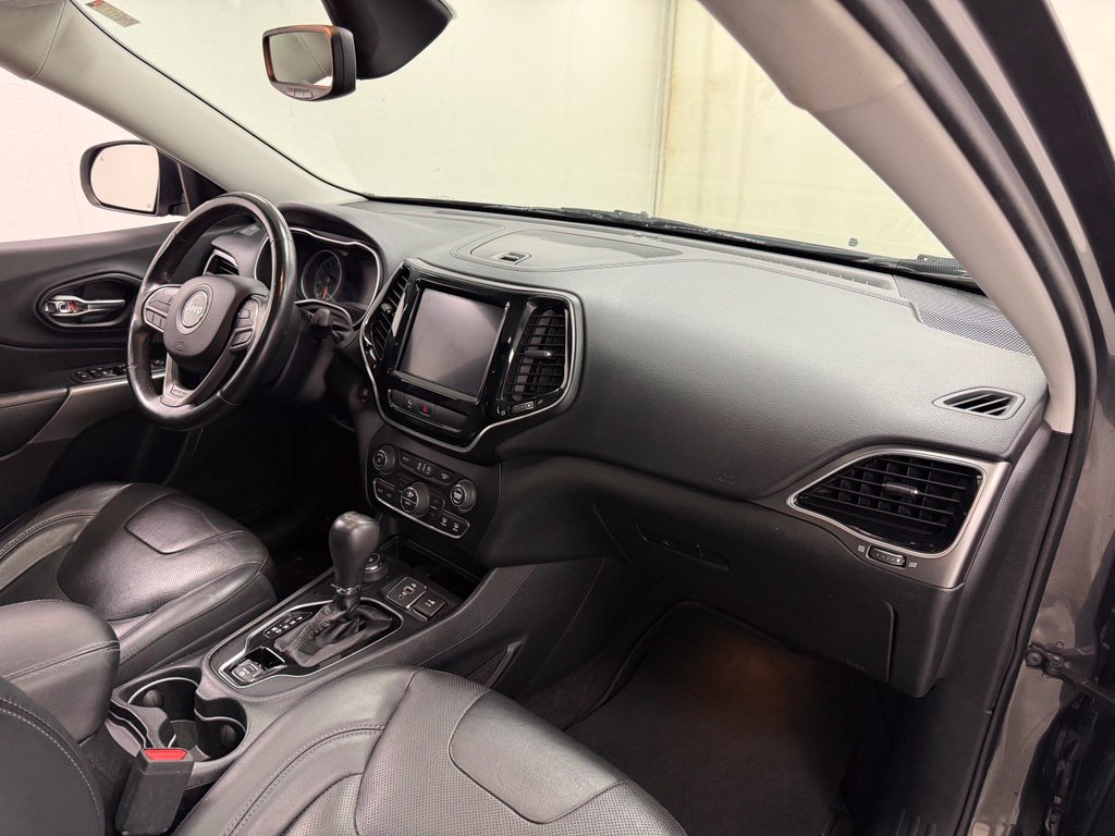 Used 2019 Jeep Cherokee Limited AWD/4WD image 12