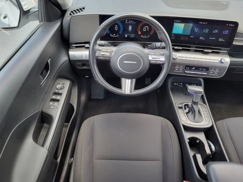 Used 2025 Hyundai Kona SEL FWD image 17