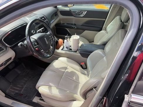 Used 2017 Lincoln Continental Reserve w/ Climate Package image 4