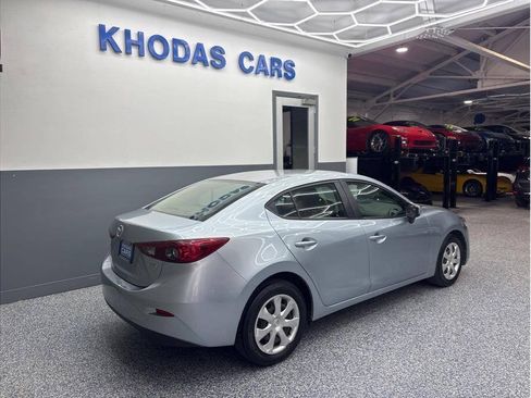 Used 2018 MAZDA MAZDA3 Sport FWD image 8