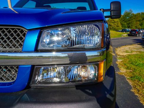 Used 2004 Chevrolet Silverado 2500 LS w/ Snow Plow Prep Package image 14