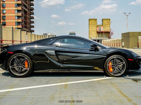 Used 2019 McLaren 570S Spider image 16