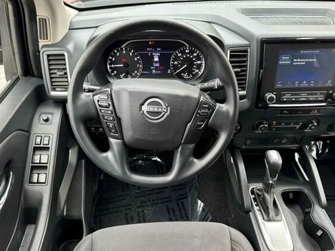 Used 2023 Nissan Frontier SV image 14